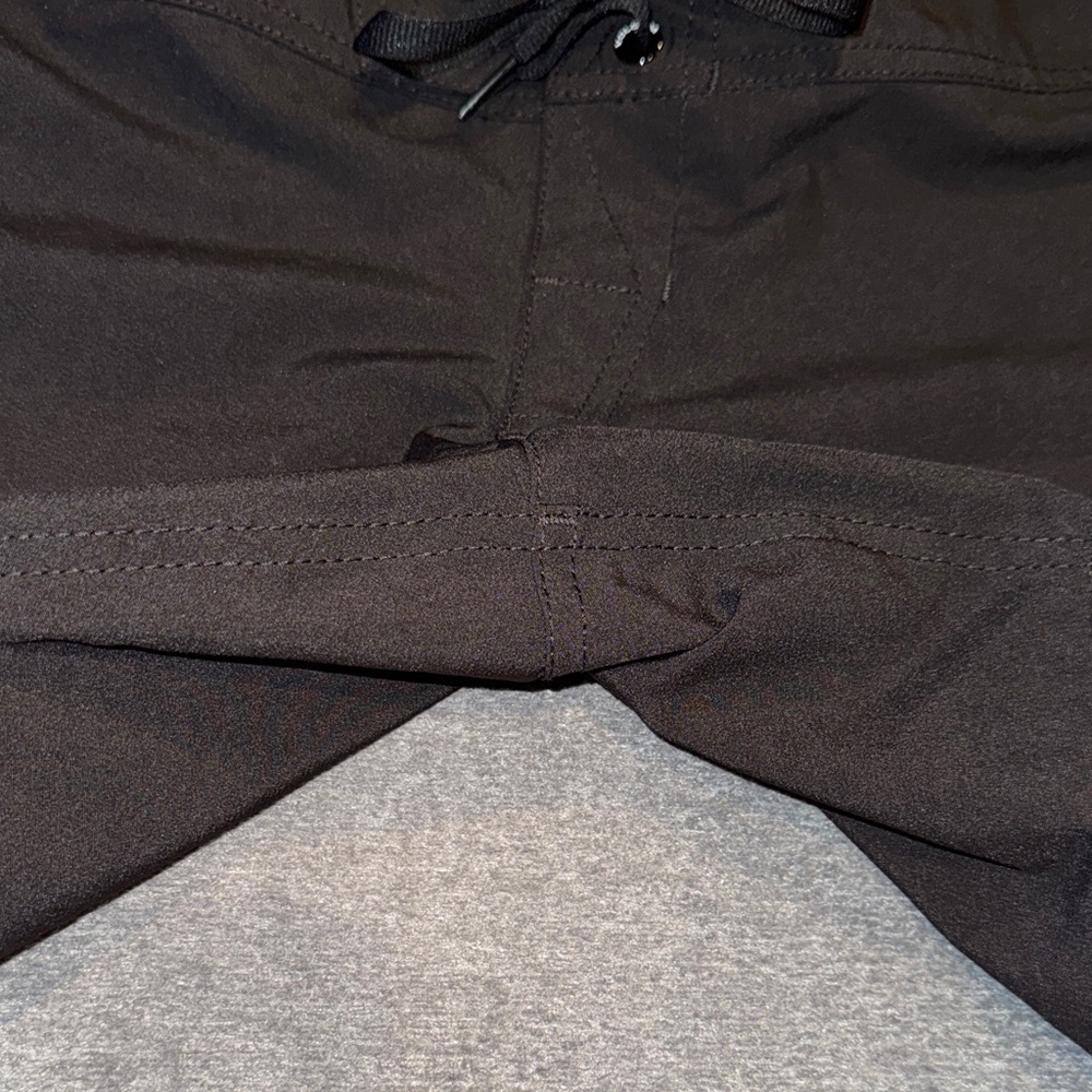 Volcom -Black 4-Way Stretch Surf/SwimShorts | Size 9 | UPF 50+ - Picture 8 of 13